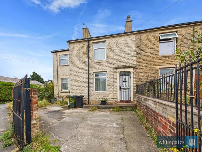 3 Bedroom End Of Terrace House For Sale In Victor Street, Bradford, West Yorkshire, BD3