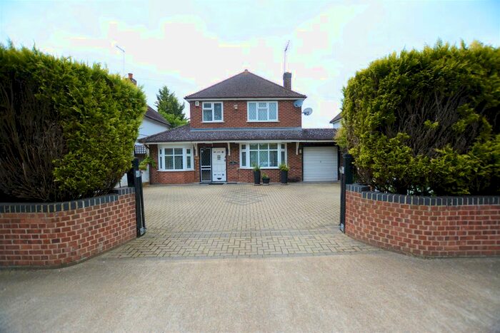 4 Bedroom Detached House To Rent In Old Mill Road, Denham, Uxbridge, UB9