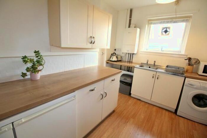 2 Bedroom Flat To Rent In Stronsay Drive, Aberdeen, AB15