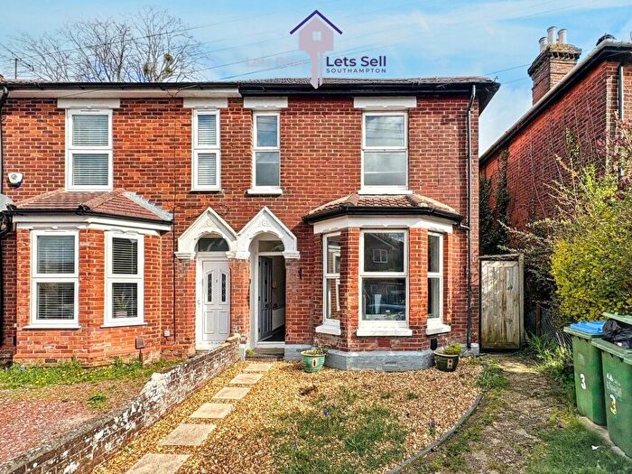 2 Bedroom Flat To Rent In Appleton Road, Southampton, SO18