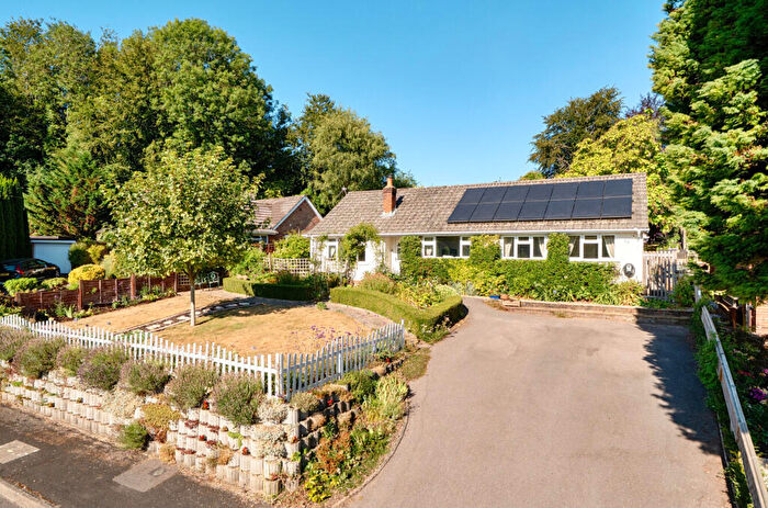 4 Bedroom Bungalow For Sale In Bentley Close, Kings Worthy, Winchester, Hampshire, SO23