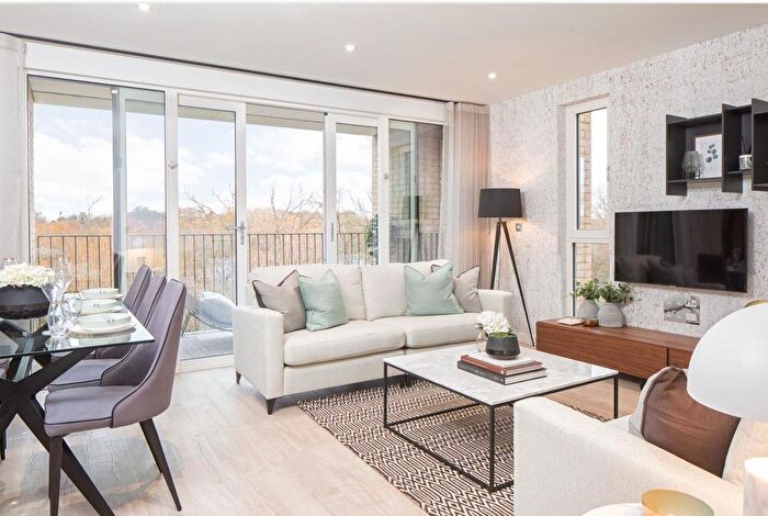 1 Bedroom Flat To Rent In Woodlark Apartments, Hendon, London, NW9