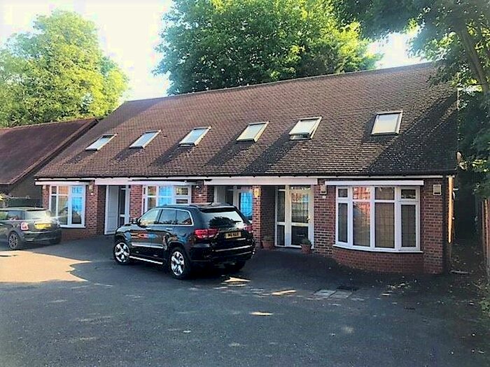 3 Bedroom Semi-Detached Bungalow To Rent In Thrale Road, Streatham, SW16