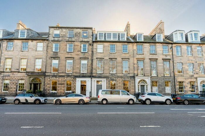 2 Bedroom Flat To Rent In Queen Street, New Town, Edinburgh, EH2
