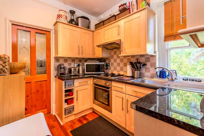 2 Bedroom Flat To Rent In Collingham Road, South Kensington, London, SW5