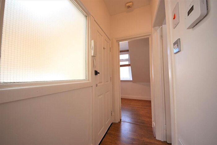 1 Bedroom Flat To Rent In Eldon Place, Bournemouth, BH4