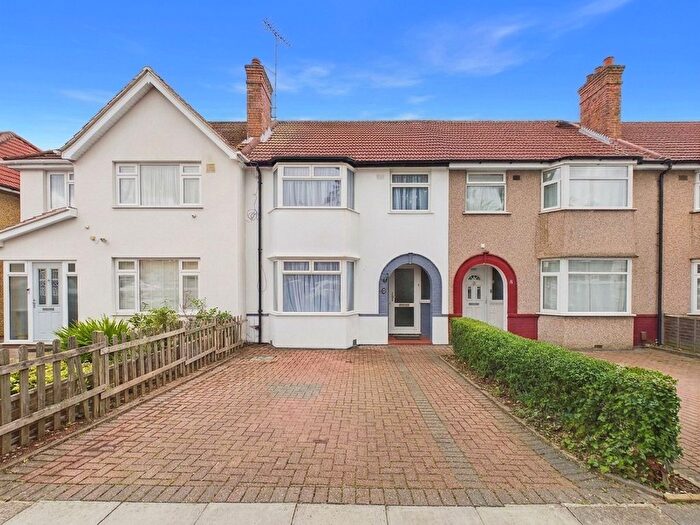3 Bedroom Terraced House For Sale In Ennismore Avenue, Greenford, UB6