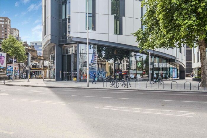 Studio To Rent In Strata Building, Walworth Road, Elephant And Castle, London, SE1