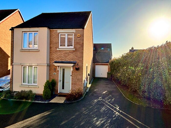 4 Bedroom Detached House For Sale In Arnold Rise, Biggleswade, SG18