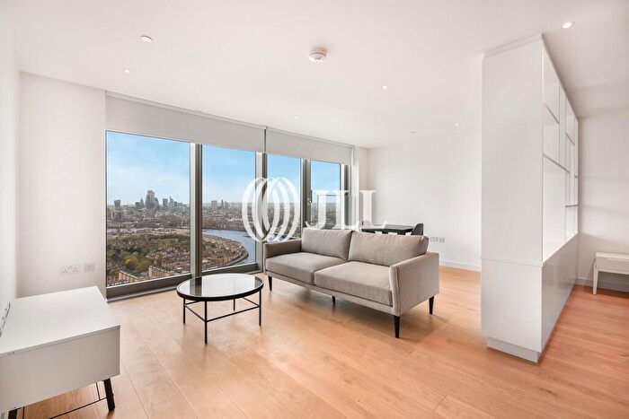 Flat To Rent In Landmark Pinnacle, Marsh Wall, E14