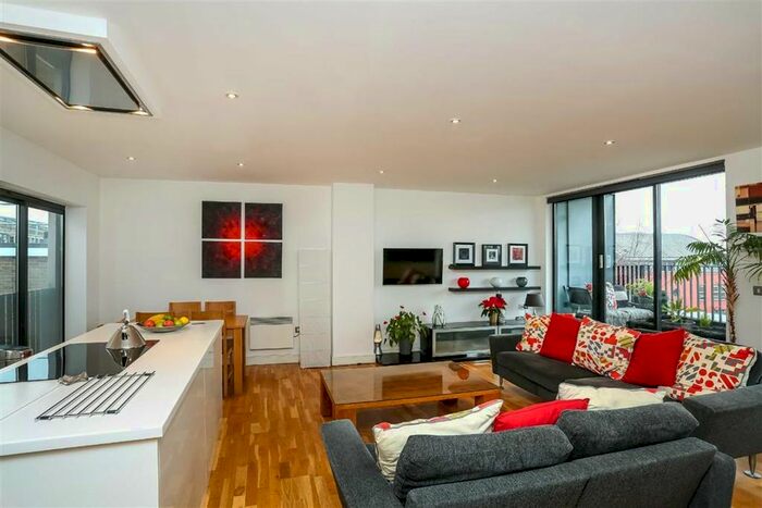 2 Bedroom Flat To Rent In Long Lane, London, SE1