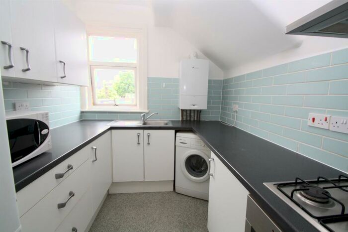 Studio To Rent In Hoppers Road, Winchmore Hill, N21