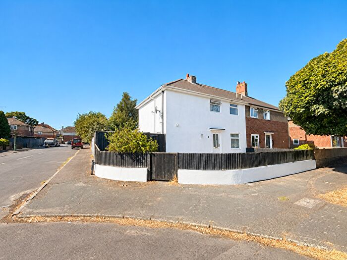 3 Bedroom Semi Detached House For Sale In South Kinson Drive, Bournemouth, BH11