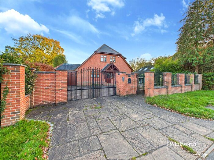 3 Bedroom Detached House For Sale In Shortheath Lane, Sulhamstead, Reading, Berkshire, RG7