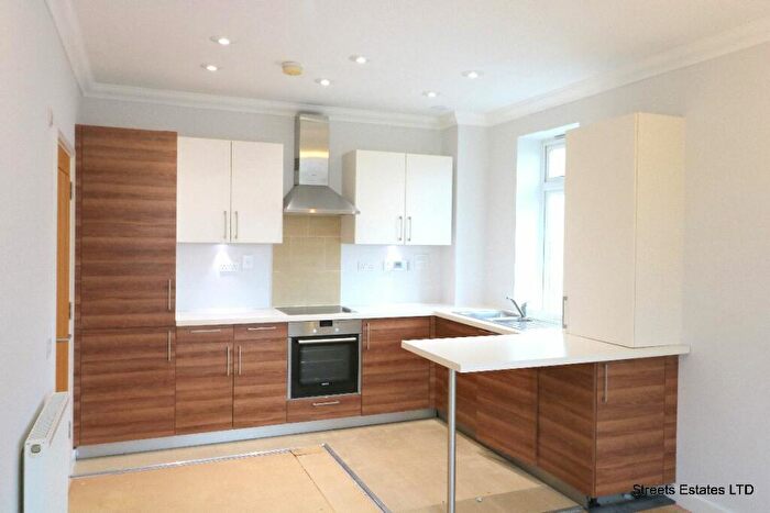 2 Bedroom Apartment To Rent In Pickford Road, Bexleyheath, DA7