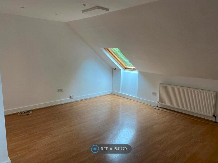 2 Bedroom Flat To Rent In Rosendale Road, London, SE24