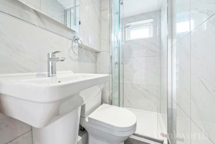 2 Bedroom Apartment To Rent In Pepys Road, London, SE14