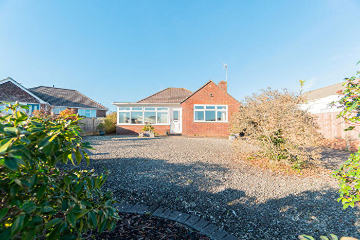 3 Bedroom Bungalow To Rent In Fairfield Close, Hythe, Part Furnished, SO45