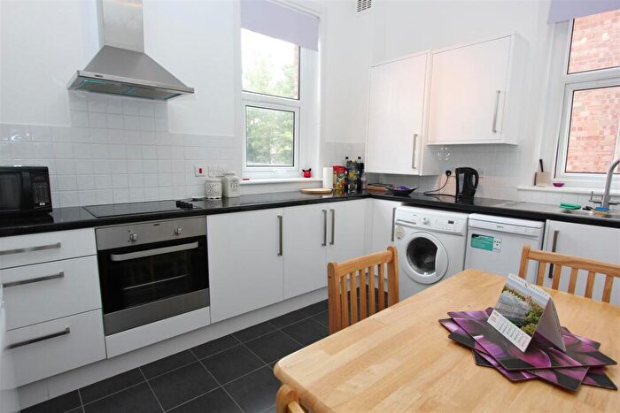 Studio To Rent In Green Lanes, Palmers Green, N13