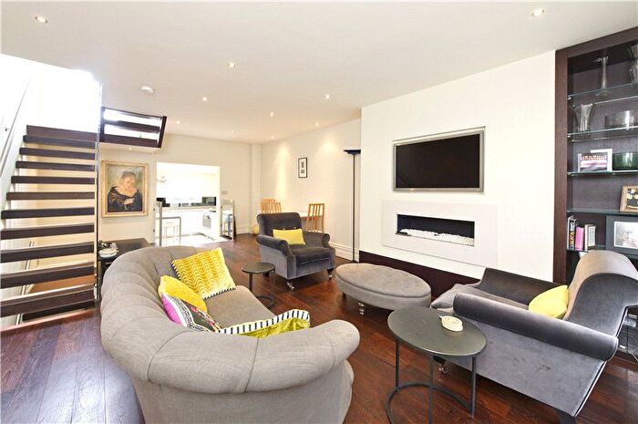3 Bedroom Terraced House To Rent In Hillgate Place, Kensington, W8