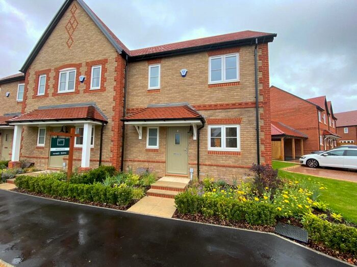 3 Bedroom End Of Terrace House To Rent In Jasmine Grange, Warfield, Berkshire, RG42
