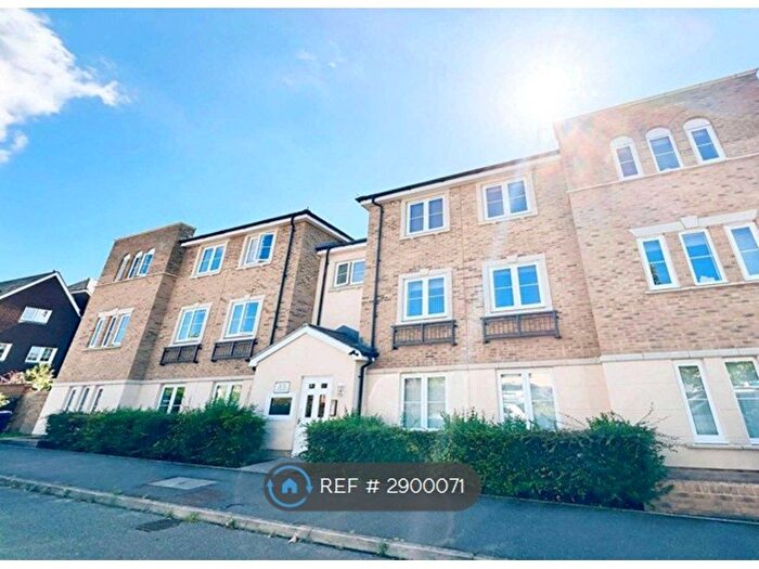 2 Bedroom Flat To Rent In Anstey Road, Farnham, GU9