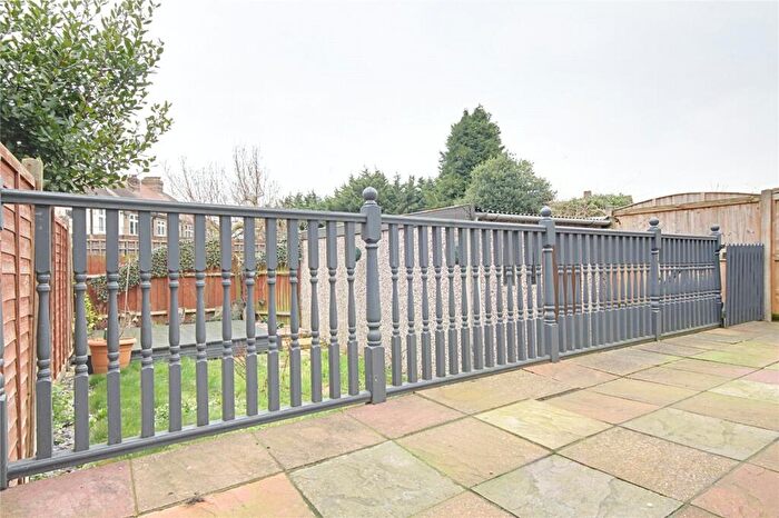 4 Bedroom Detached House To Rent In Great Cambridge Road, Waltham Cross, Greater London, EN8