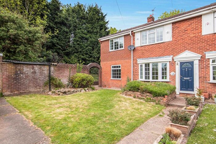 3 Bedroom Semi-Detached House For Sale In Linden Grove, Sandiacre, Nottingham, Nottinghamshire, NG10