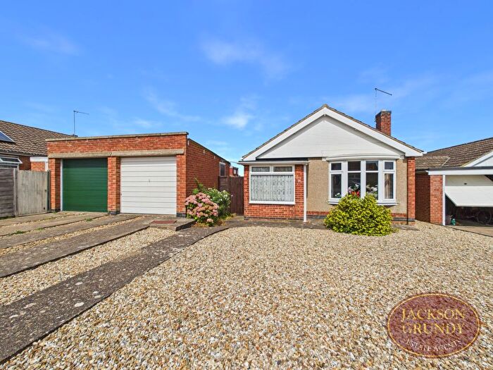 2 Bedroom Detached Bungalow For Sale In Holmwood Close, Northampton, NN5