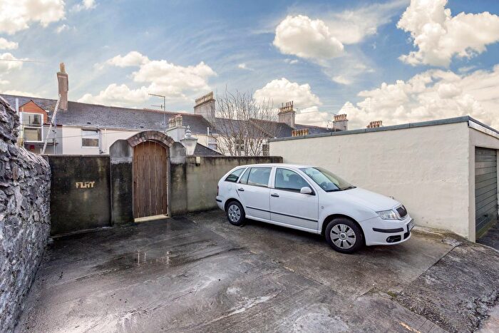 2 Bedroom Flat For Sale In Connaught Avenue, Mannamead, Plymouth, PL4