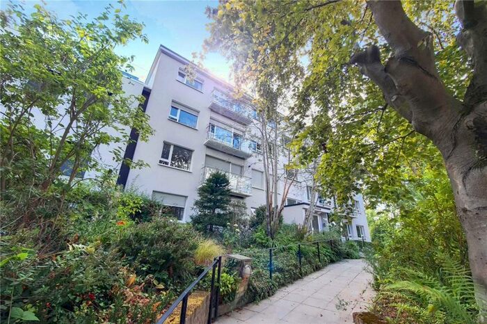 2 Bedroom Apartment To Rent In Crescent Road, London, N8