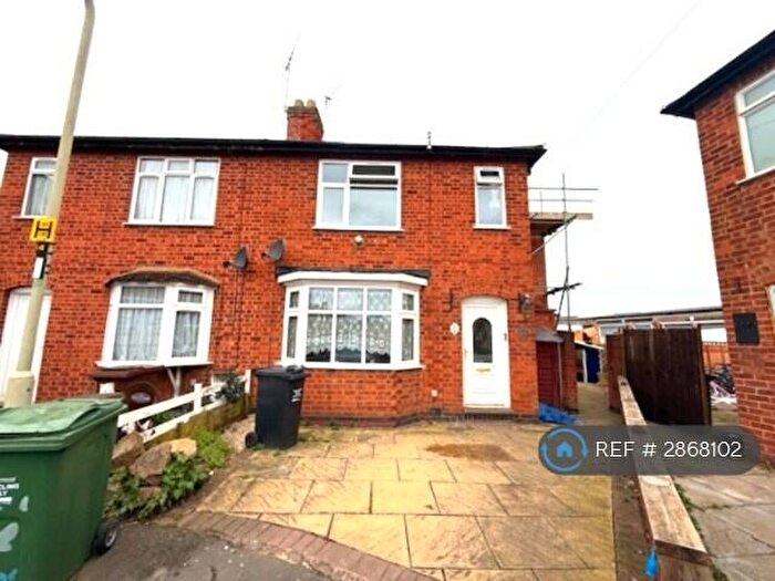 3 Bedroom Semi Detached House To Rent In Lawn Avenue, Leicester, LE4