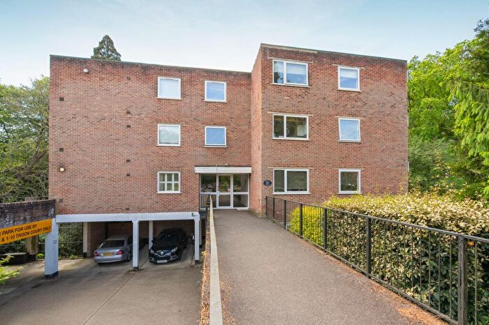 2 Bedroom Flat For Sale In Cardwell Crescent, Sunninghill, SL5