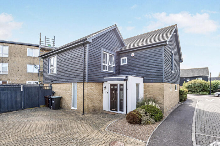 4 Bedroom Detached House For Sale In Nursery Grove, Gravesend, DA11