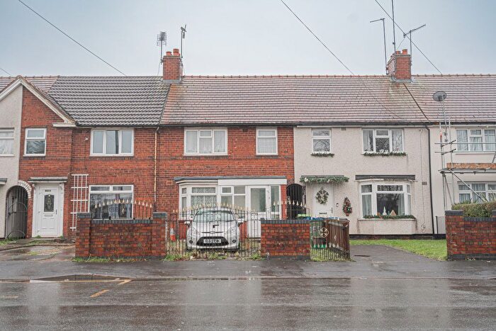 3 Bedroom Terraced House For Sale In Halfords Lane, West Bromwich, Birmingham, B71