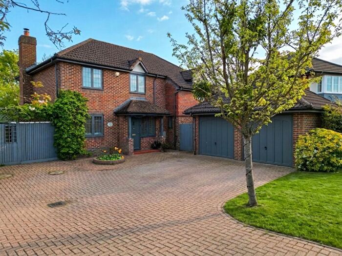 5 Bedroom Detached House For Sale In Rivermead, East Molesey, KT8