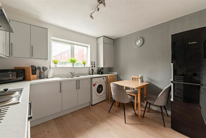4 Bedroom End Of Terrace House To Rent In Milton Green, Shieldfield, Newcastle Upon Tyne, NE2