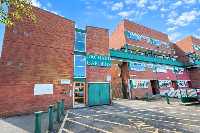 3 Bedroom Flat For Sale In Lewisham Road, London, SE13