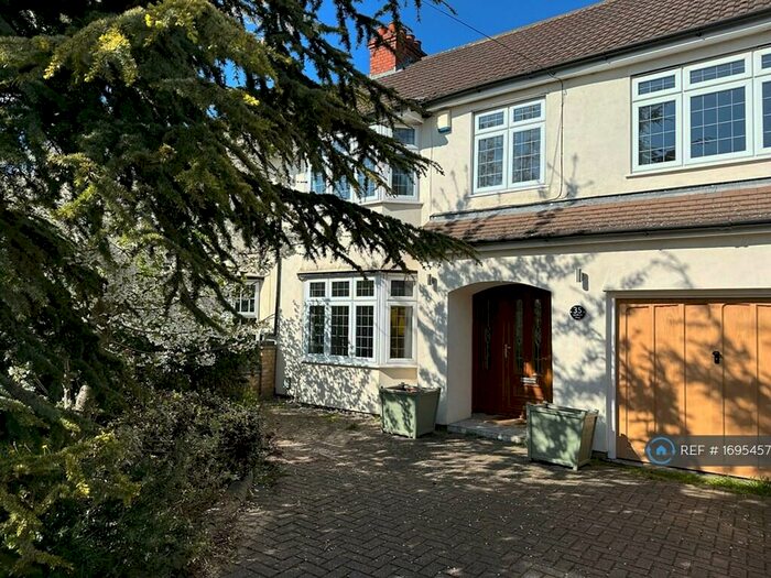 4 Bedroom Semi-Detached House To Rent In Lyndhurst Road, Bexleyheath, DA7