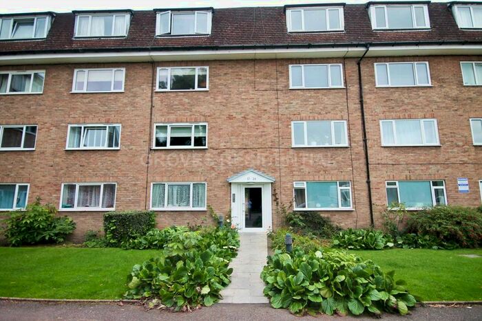 2 Bedroom Flat To Rent In Charter Court, New Malden KT3
