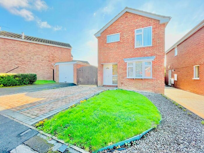 4 Bedroom Detached House To Rent In Barkstead Close, Swindon, SN5