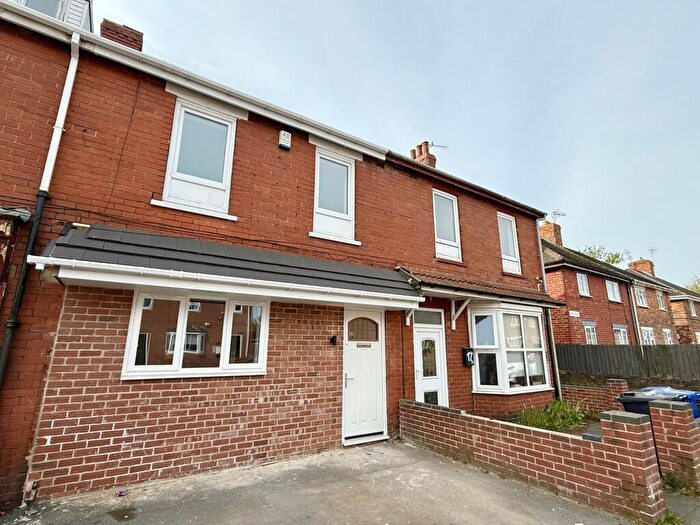 3 Bedroom Terraced House To Rent In The Circle, Moorends, Doncaster, DN8