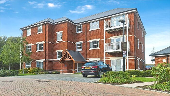 1 Bedroom Flat For Sale In Woodlark Mews, Fleet, Hampshire, GU51