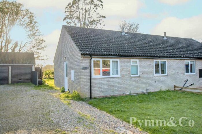 2 Bedroom Bungalow For Sale In Burgess Way, Brooke, NR15