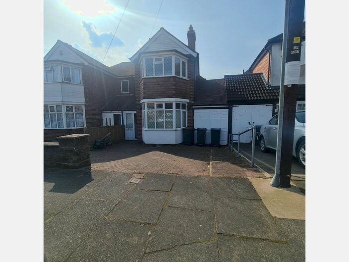 3 Bedroom Property To Rent In Elmbridge Road, Birmingham, B44