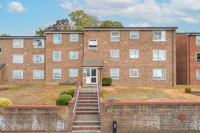 2 Bedroom Flat For Sale In Montana Close, South Croydon, CR2
