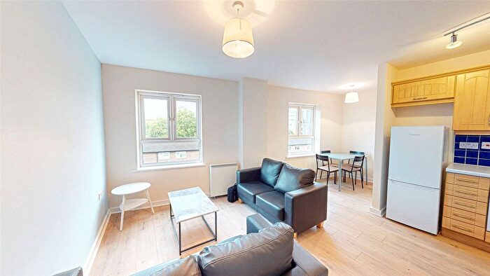 2 Bedroom Flat For Sale In The Old Bank, Boundary Lane, M15