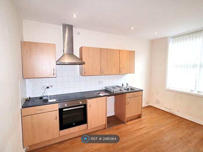 3 Bedroom Terraced House To Rent In Glensdale Terrace, Leeds, LS9