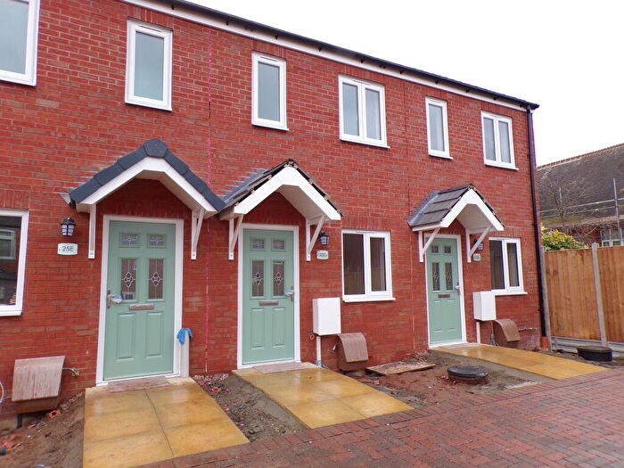 2 Bedroom Town House To Rent In Lansdowne Road, Aylestone, LE2