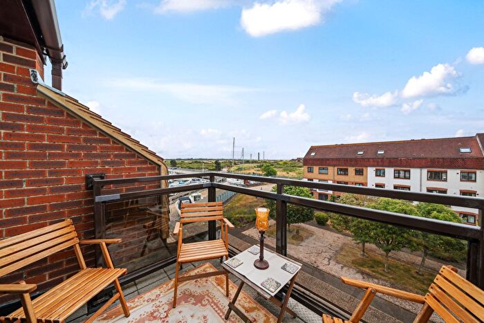 3 Bedroom Flat For Sale In Langstone Marina Heights, Horse Sands Close, Southsea, PO4